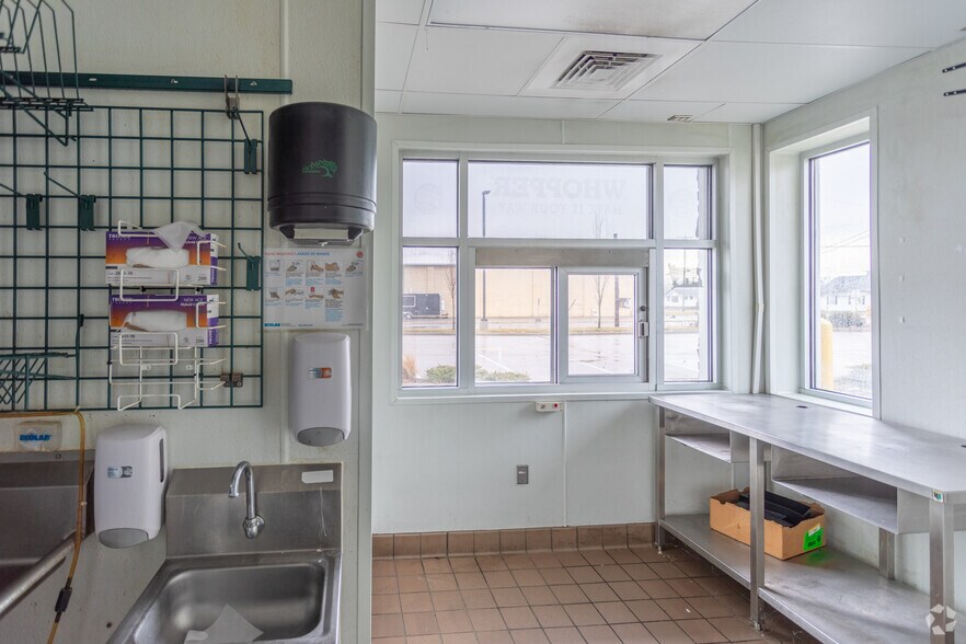 More Photos Of 60 S Broad St, Fairborn Fast Food For Sale