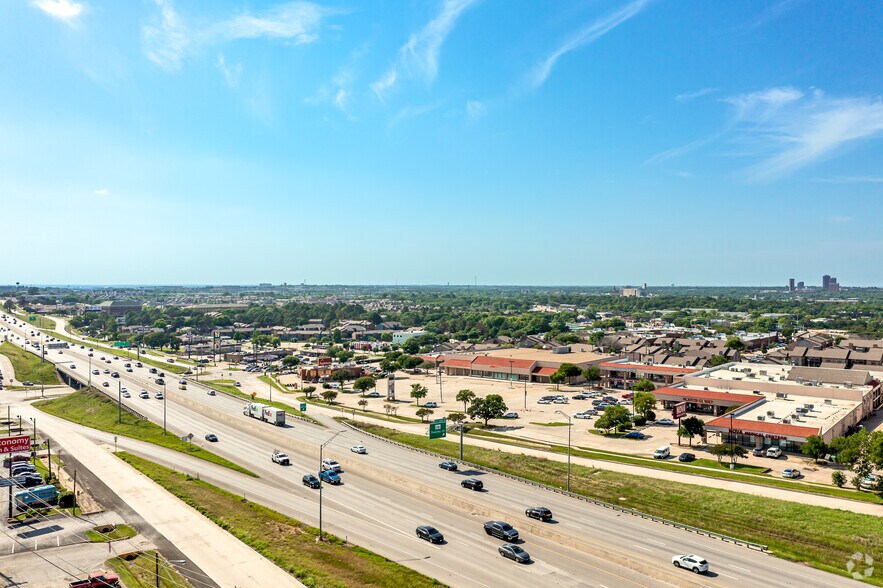 More Photos Of 717 Stemmons Fwy, Denton Unknown For Lease