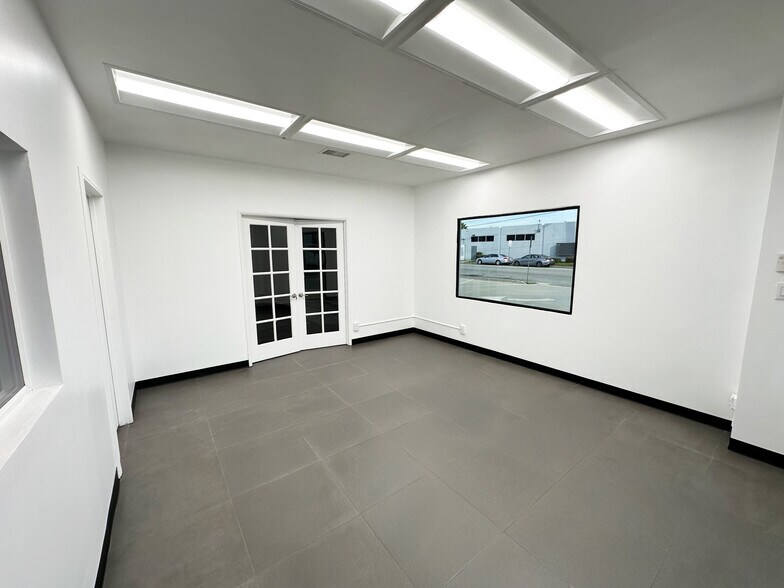 More Photos Of 13659 Excelsior Dr, Santa Fe Springs Warehouse For Lease