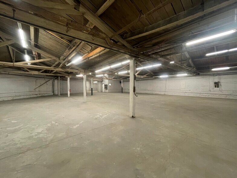 More Photos Of 1901 W Courtland St, Philadelphia Manufacturing For Sale