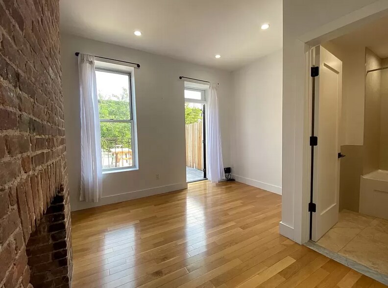 More Photos Of 98 Greenpoint Ave, Brooklyn Apartments For Sale