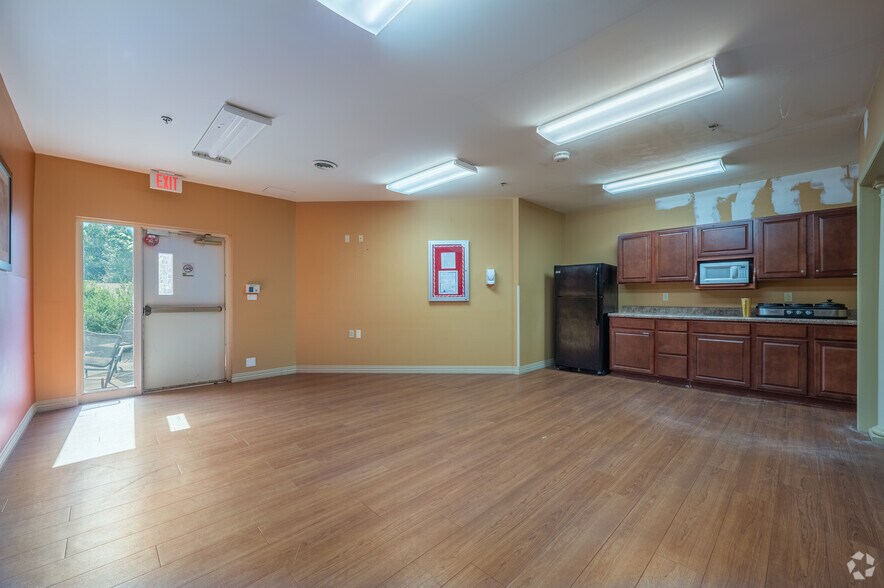 More Photos Of 200 Tandem Village Rd, Canonsburg Continuing Care Retirement Community For Sale
