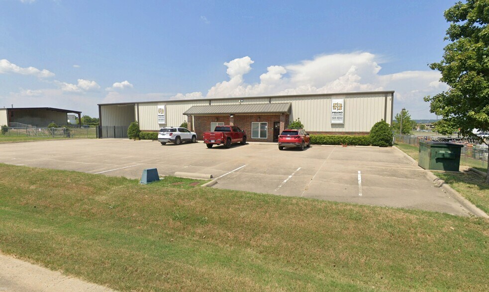 More Photos Of 980 Runway Dr, Conway Warehouse For Sale