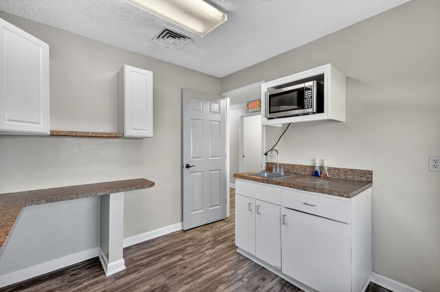 More Photos Of 8404 Us Highway 441, Leesburg Freestanding For Lease