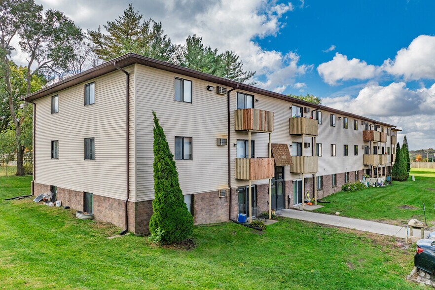More Photos Of 4210 Hubbell Ave, Des Moines Apartments For Sale