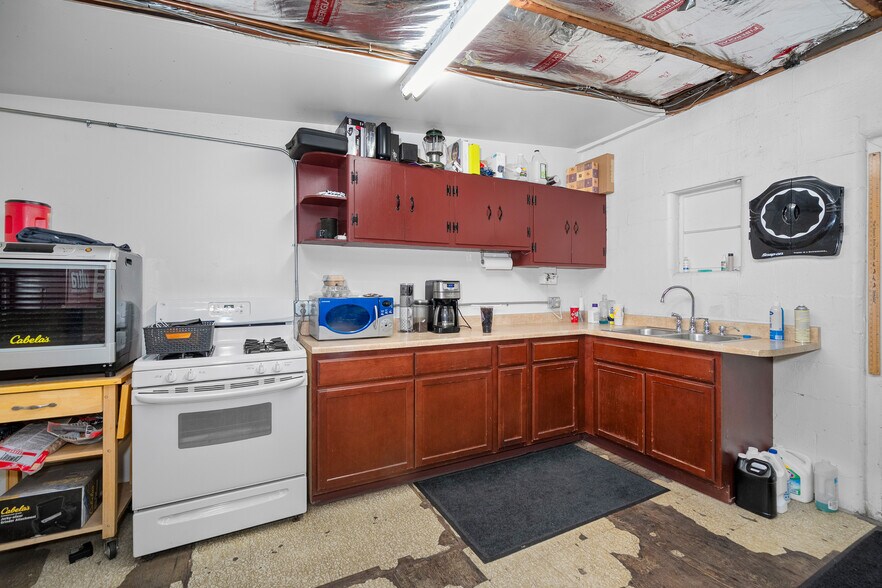 More Photos Of 19011 E Appleway Ave, Spokane Valley Auto Repair For Sale