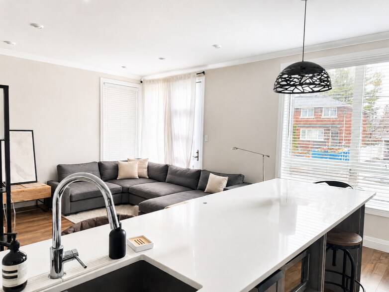 More Photos Of 539-541 Broadhead Ave, Ottawa Apartments For Sale