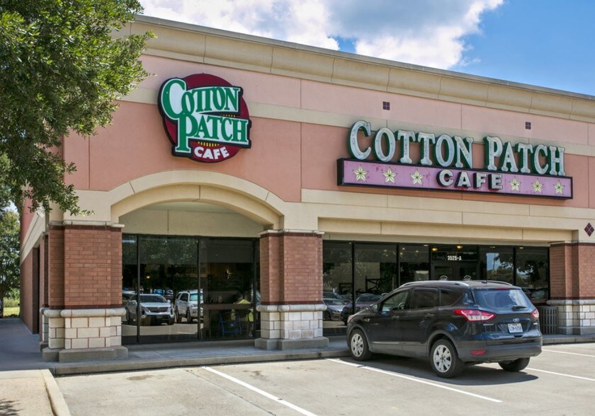 More Photos Of 3501-3535 Longmire Dr, College Station General Retail For Lease