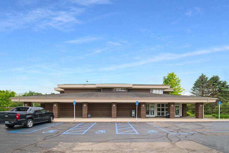More Photos Of 7953 Adobe Rd, Kalamazoo Office For Sale