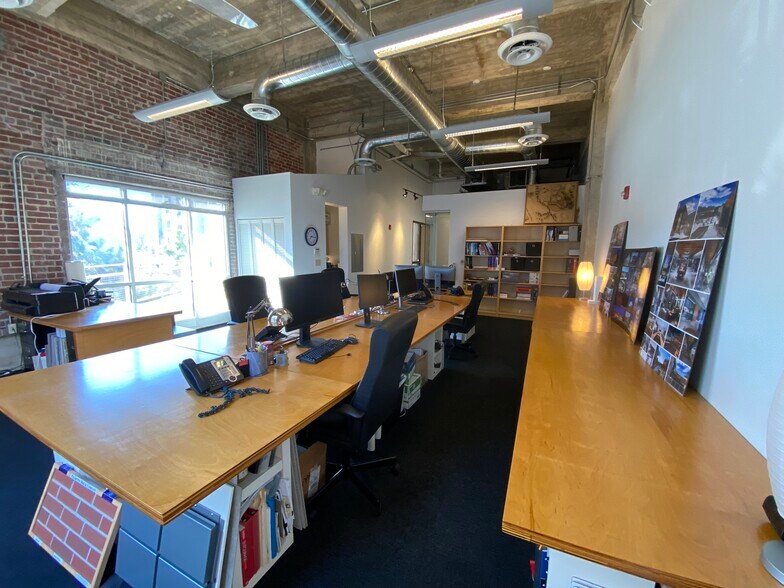 More Photos Of 1307 W Morehead St, Charlotte Office For Lease