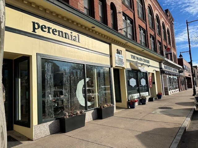 More Photos Of 867 Main St, Manchester Apartments For Sale