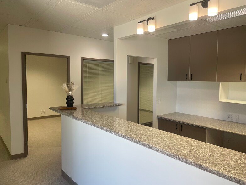 More Photos Of 23191-23193 La Cadena Dr, Laguna Hills Office For Sale