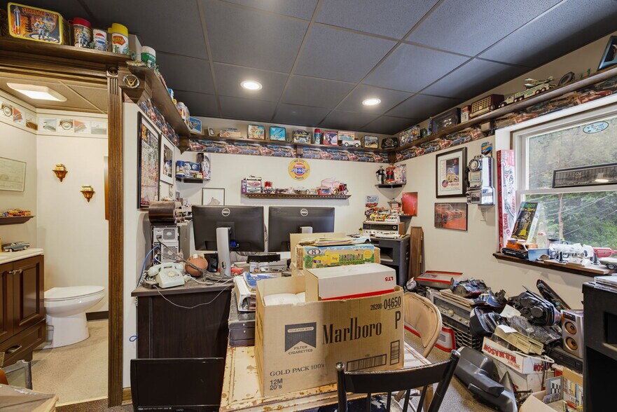 More Photos Of 428 Railroad St, Thomaston Industrial For Sale