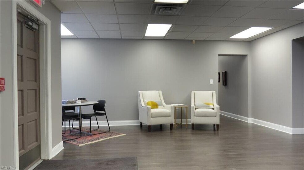 More Photos Of 15000 Madison Ave, Lakewood Office Residential For Lease