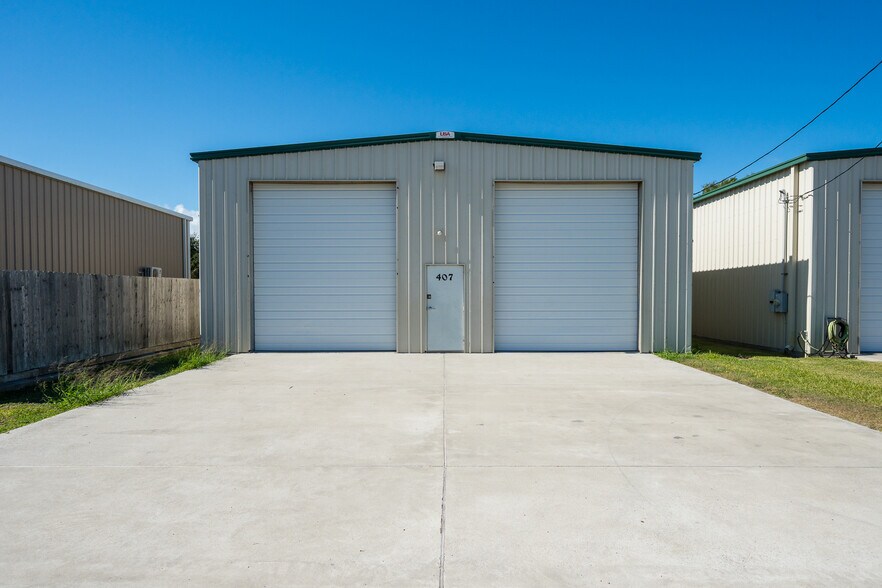 Primary Photo Of 407 10th st, Fulton Industrial For Sale