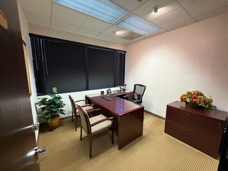 More Photos Of 23171-23173 La Cadena Dr, Laguna Hills Medical For Lease