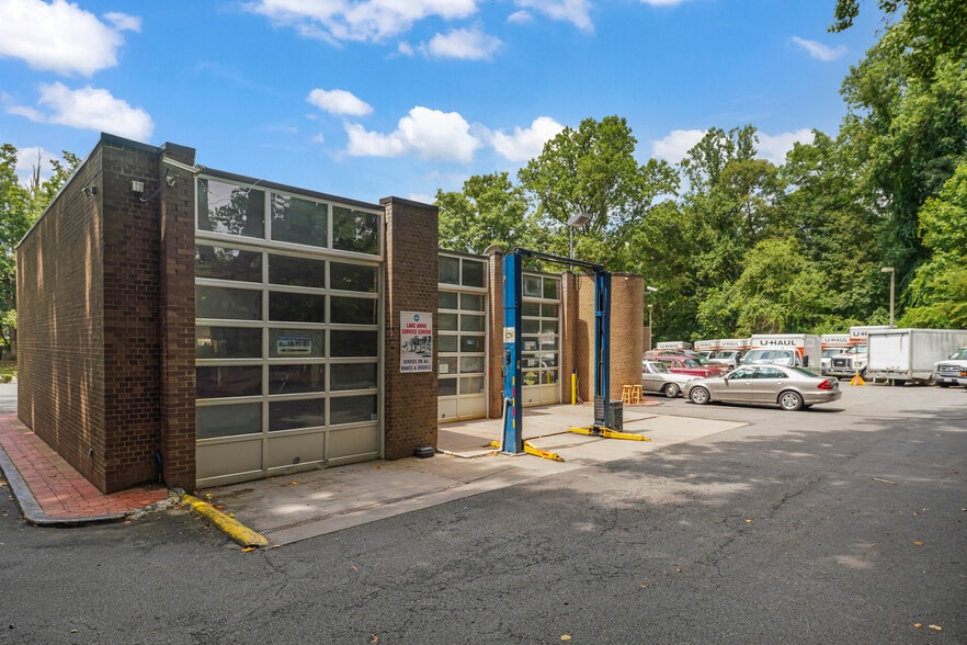 More Photos Of 11410 N Shore Dr, Reston Service Station For Sale