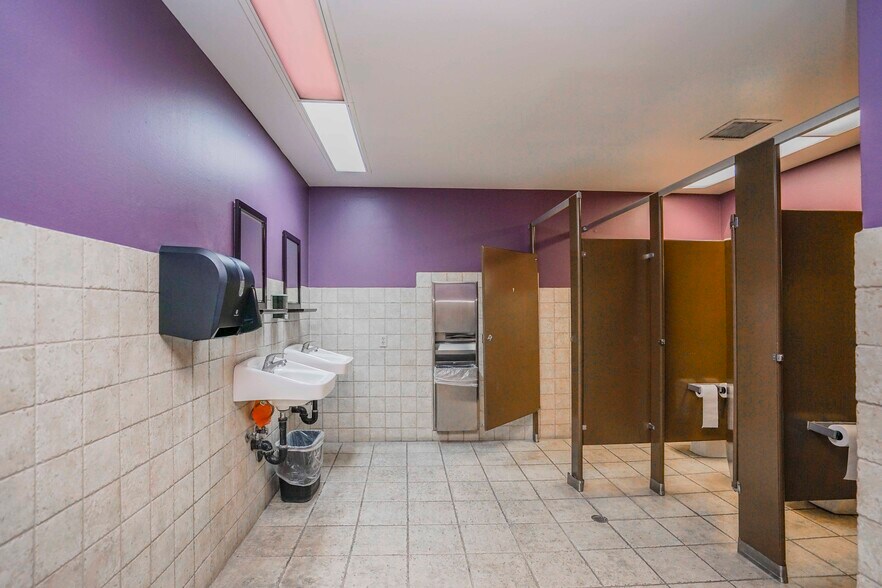 More Photos Of 4128 W Commonwealth Ave, Fullerton Office For Sale