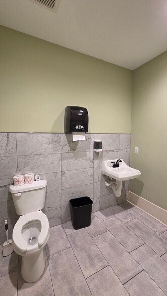 More Photos Of 3663 Southland Dr, Flowery Branch Warehouse For Sale
