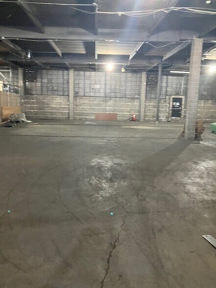 More Photos Of 33-51 11th St, Long Island City Warehouse For Lease