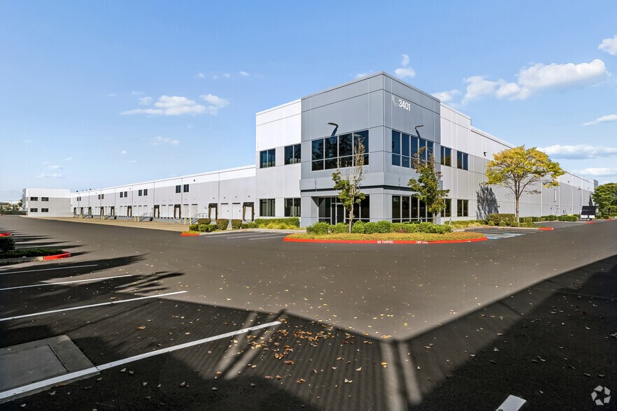 More Photos Of 3401 96th St S, Lakewood Distribution For Lease