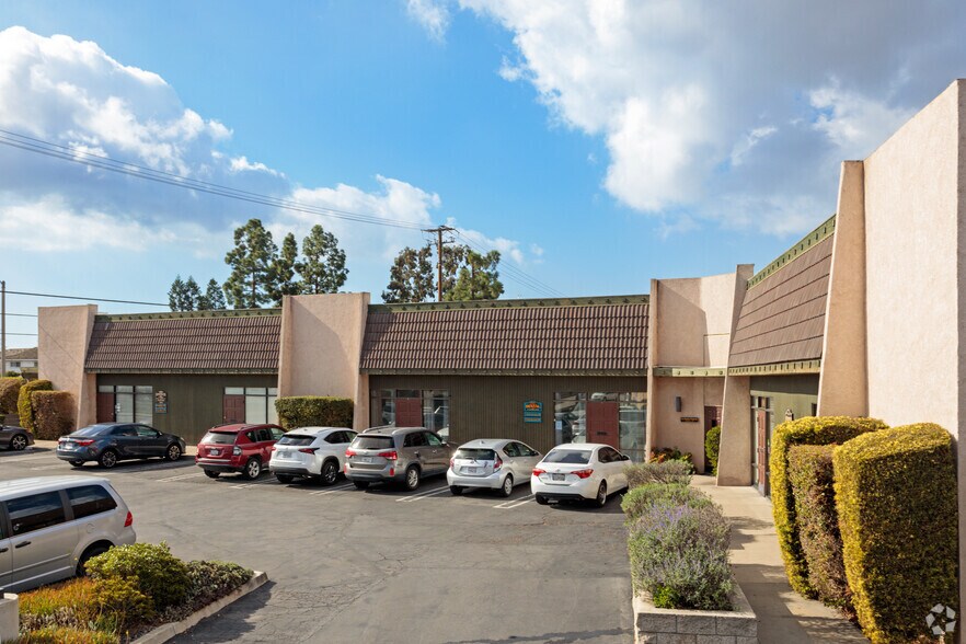 More Photos Of 5241-5253 Lampson Ave, Garden Grove Medical For Lease