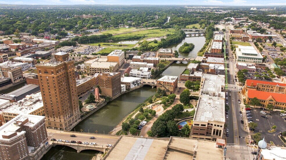 More Photos Of 31 W Downer Pl, Aurora Office For Sale
