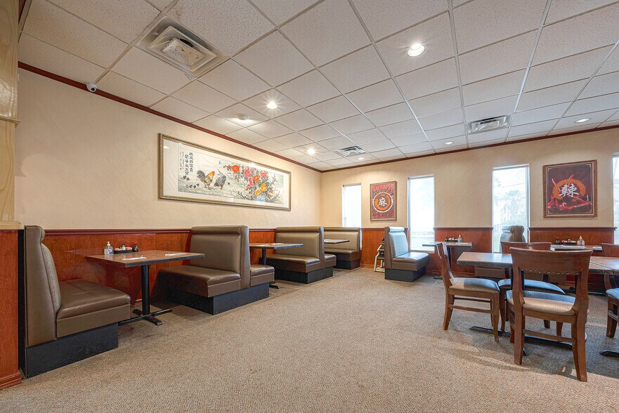 More Photos Of 1127 Marina Bay Dr, Kemah Restaurant For Sale