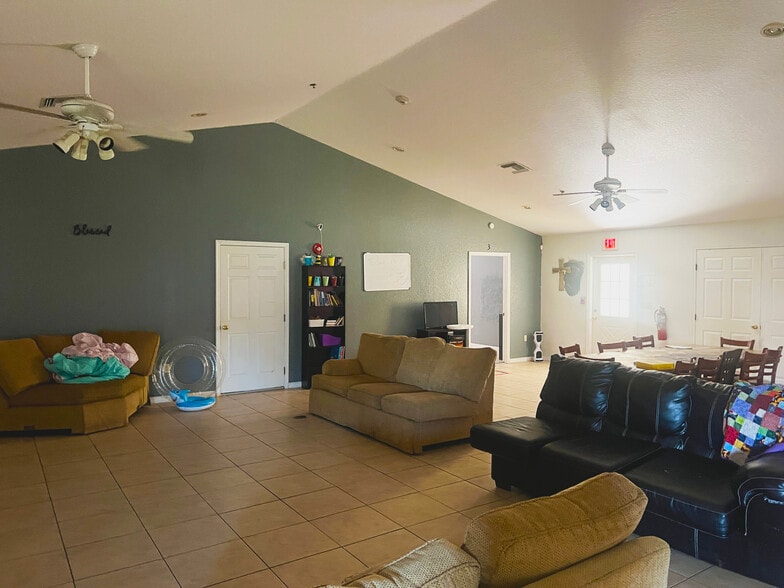 More Photos Of 15833 N US Highway 301, Citra Lodge Meeting Hall For Sale