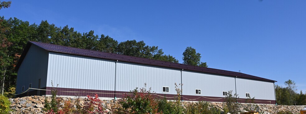 More Photos Of 47 Thames Rd, Hooksett Service For Lease