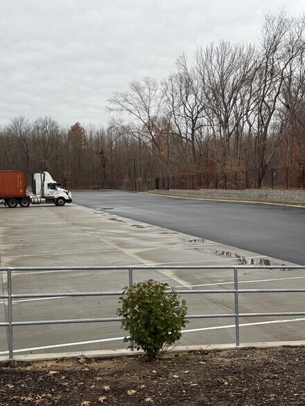 More Photos Of 269 Wyckoff Mills Rd, East Windsor Distribution For Lease