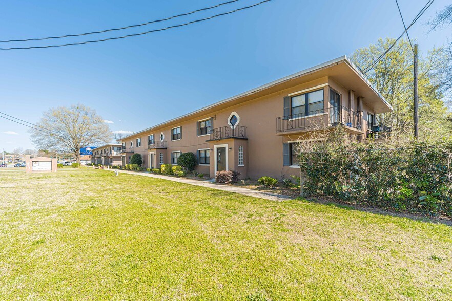 More Photos Of 815-823 S Cobb Dr SE, Marietta Apartments For Sale