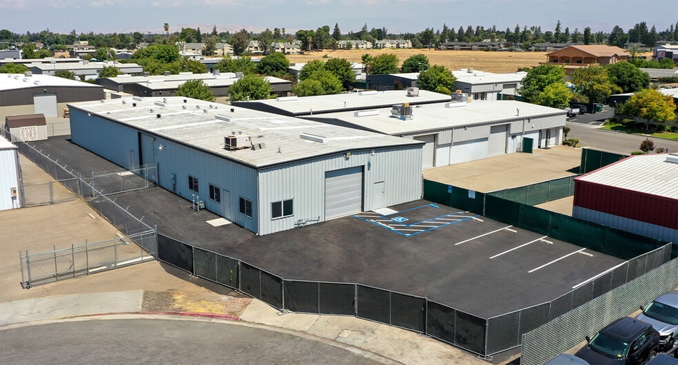 More Photos Of 4973 E Lansing Way, Fresno Warehouse For Lease