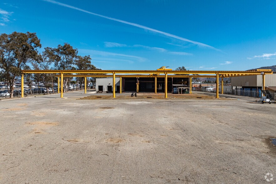 More Photos Of 10820 Hemlock Ave, Fontana Manufacturing For Lease