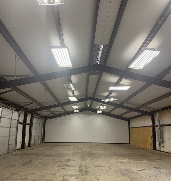 More Photos Of 1034 Canyon Bend Dr, Dripping Springs Warehouse For Sale