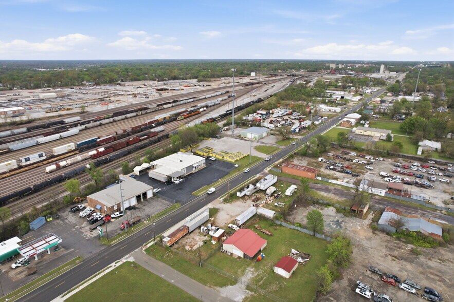 More Photos Of 2320 W Division St, Springfield Land For Sale