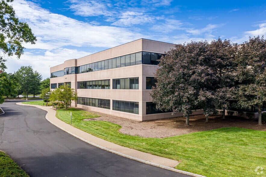 More Photos Of 200 Great Pond Dr, Windsor Office For Lease