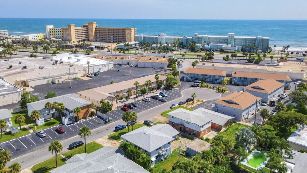 More Photos Of 420 Auburn Dr, Daytona Beach Apartments For Sale