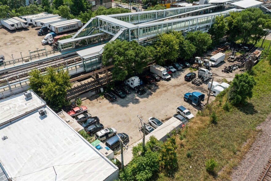 More Photos Of 5144 W Lake St, Chicago Land For Lease