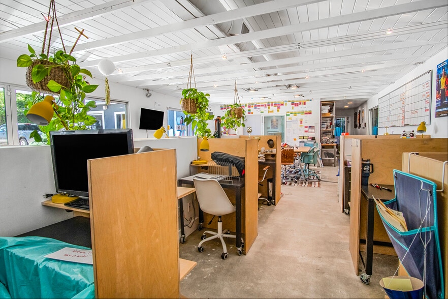 More Photos Of 4760 York Blvd, Los Angeles Office For Lease