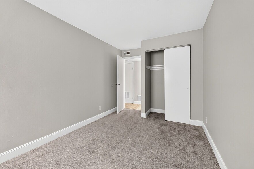 More Photos Of 3670 Seabrook Ave, Columbus Apartments For Sale