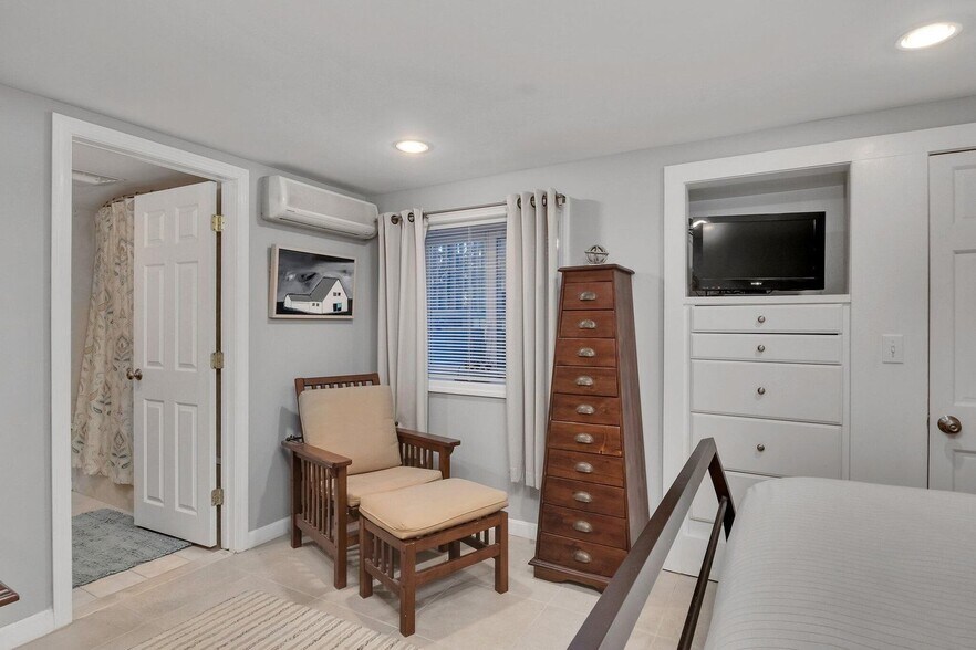 More Photos Of 139 A Bradford St, Provincetown Storefront Retail Residential For Sale
