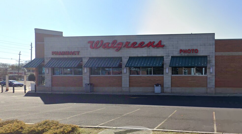 More Photos Of 20 W Kings Hwy, Mount Ephraim Drugstore For Lease