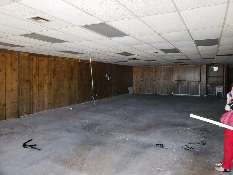 More Photos Of 2212-2220 NW Fort Sill Blvd, Lawton Storefront Retail Office For Lease