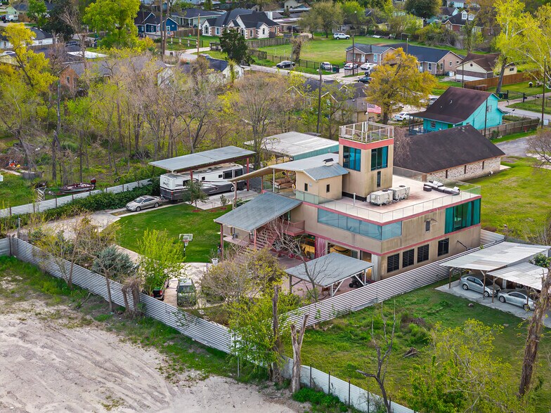 More Photos Of 4015 Luell St, Houston Specialty For Sale