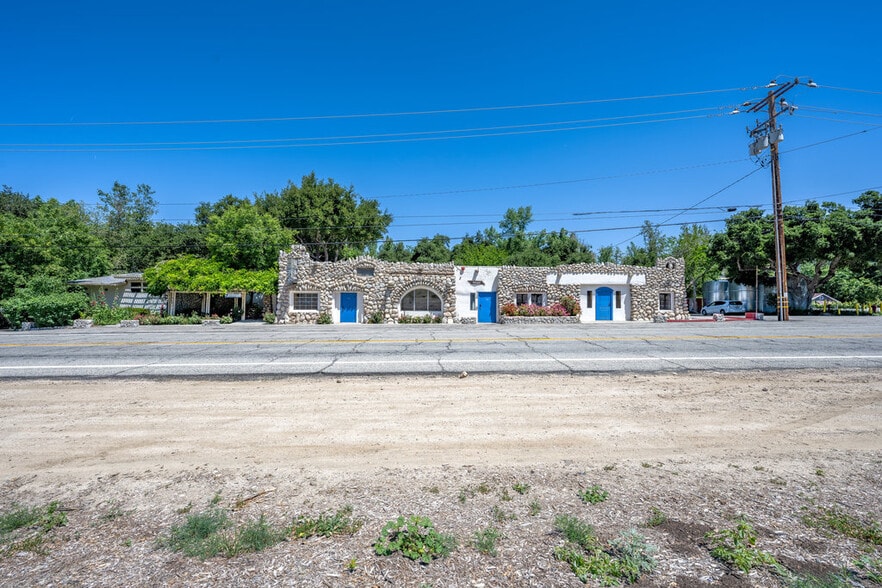 More Photos Of 12625 Sierra Hwy, Santa Clarita Restaurant For Sale