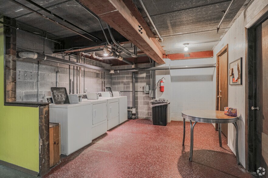 More Photos Of 2671 Sheridan Rd, Zion Apartments For Lease