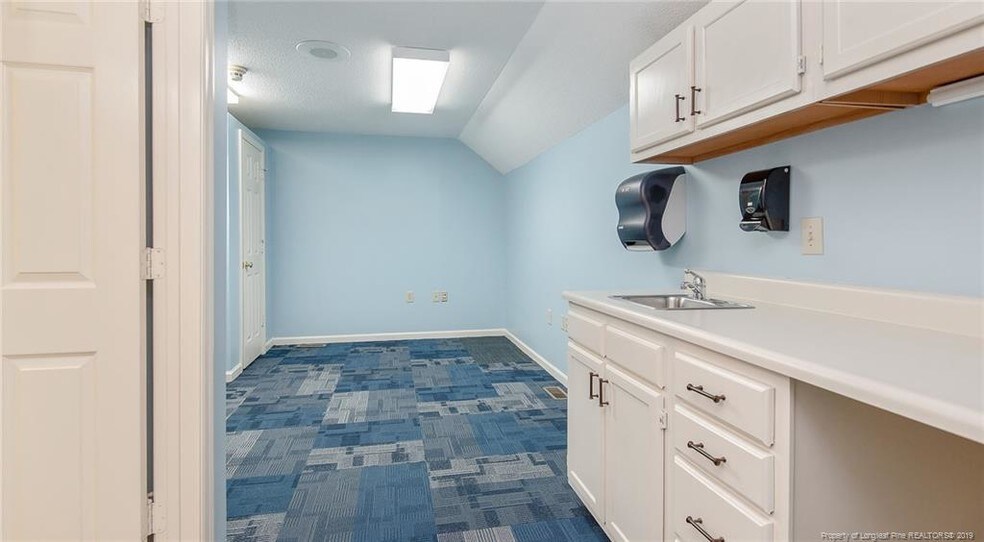 More Photos Of 1207 Walter Reed Rd, Fayetteville Medical For Lease