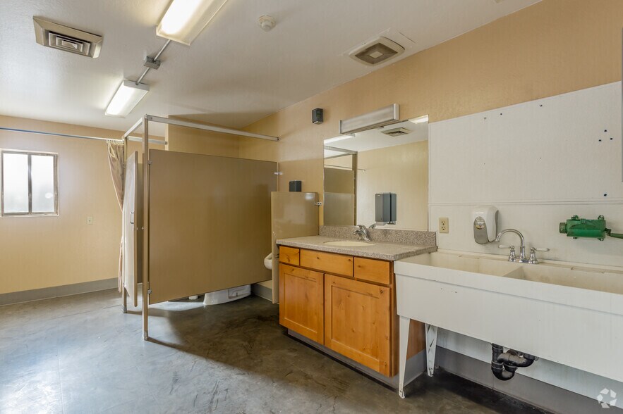 More Photos Of 276 E Parr Blvd, Reno Service For Lease