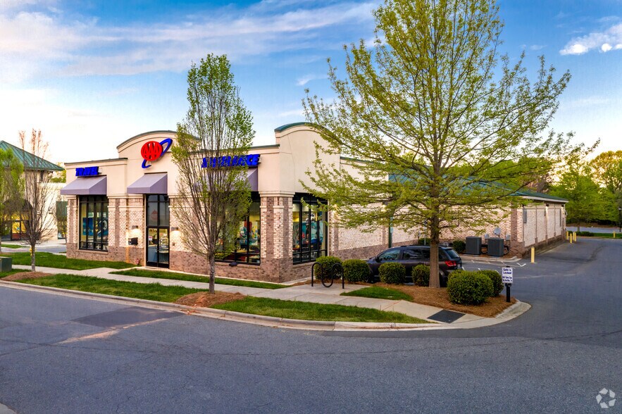 More Photos Of 9645-9759 Sam Furr Rd, Huntersville Unknown For Lease